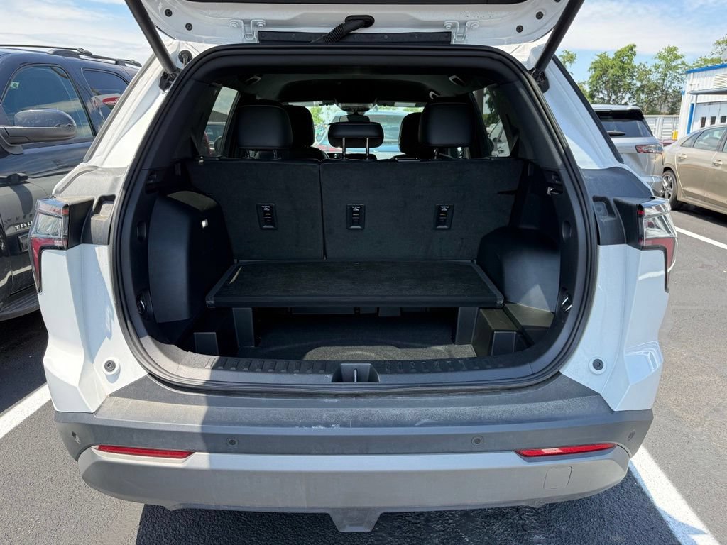 Used 2026 Chevrolet Equinox LT w/ Convenience Package II AWD/4WD image 11