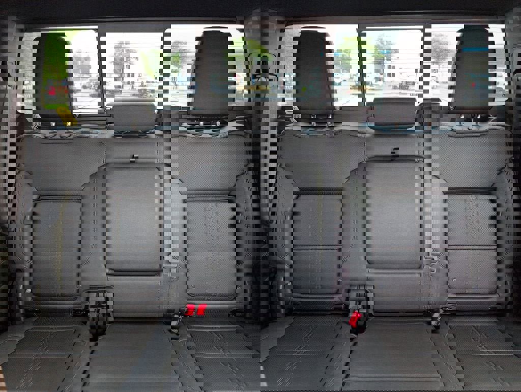 Used 2024 Chevrolet Silverado 3500 High Country w/ High Country Premium Package image 27