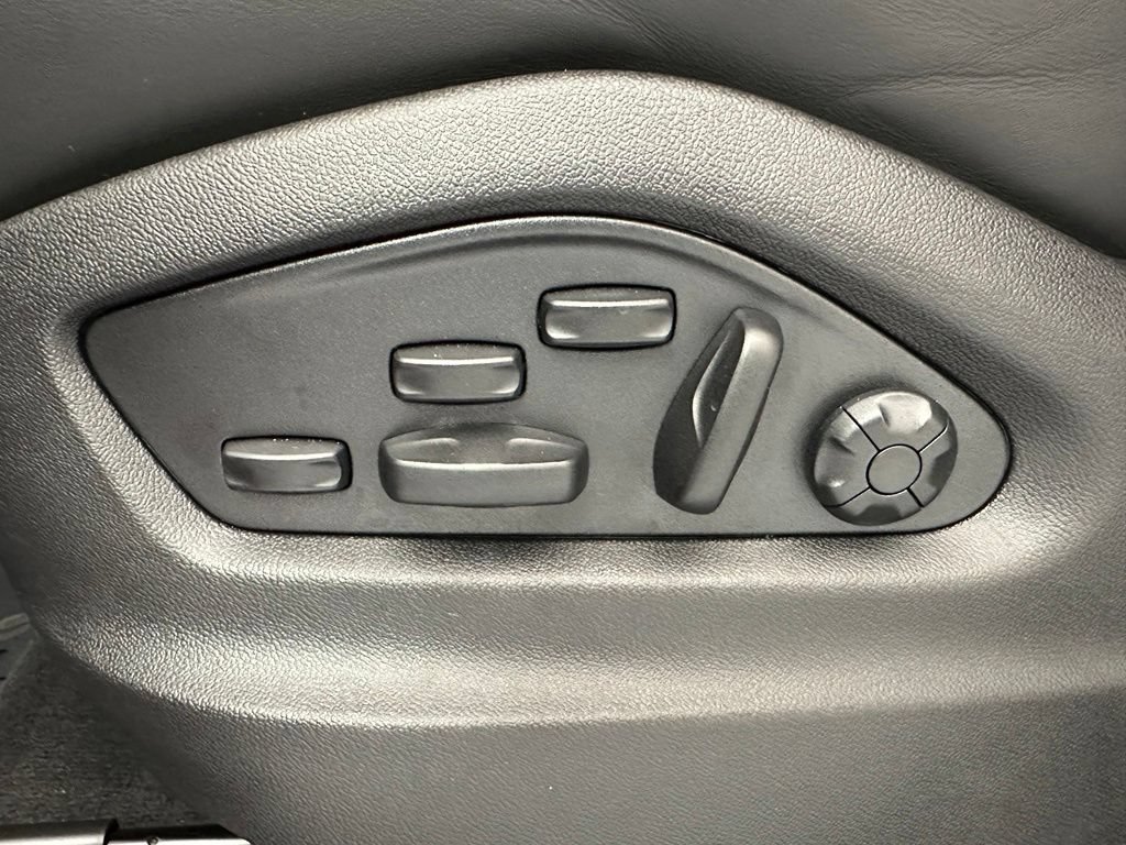 Certified 2026 Porsche Cayenne GTS AWD/4WD image 23