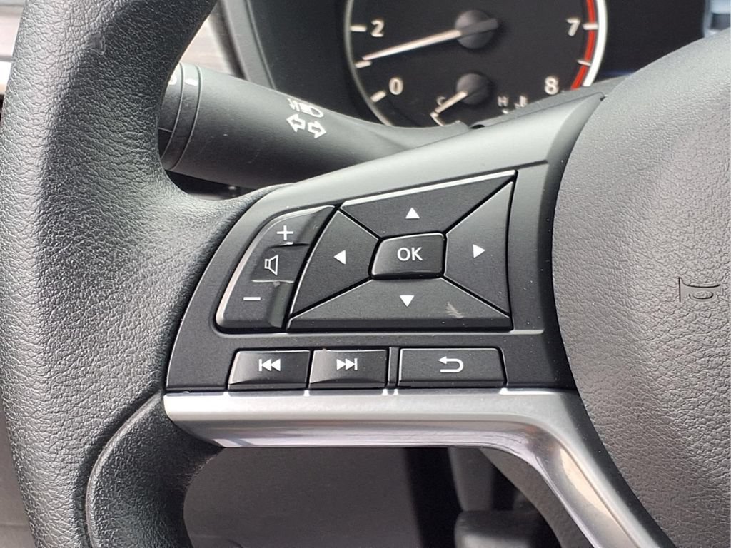Used 2025 Nissan Altima 2.5 SV FWD image 16