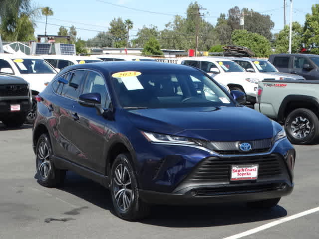 Certified 2023 Toyota Venza LE AWD/4WD image 2