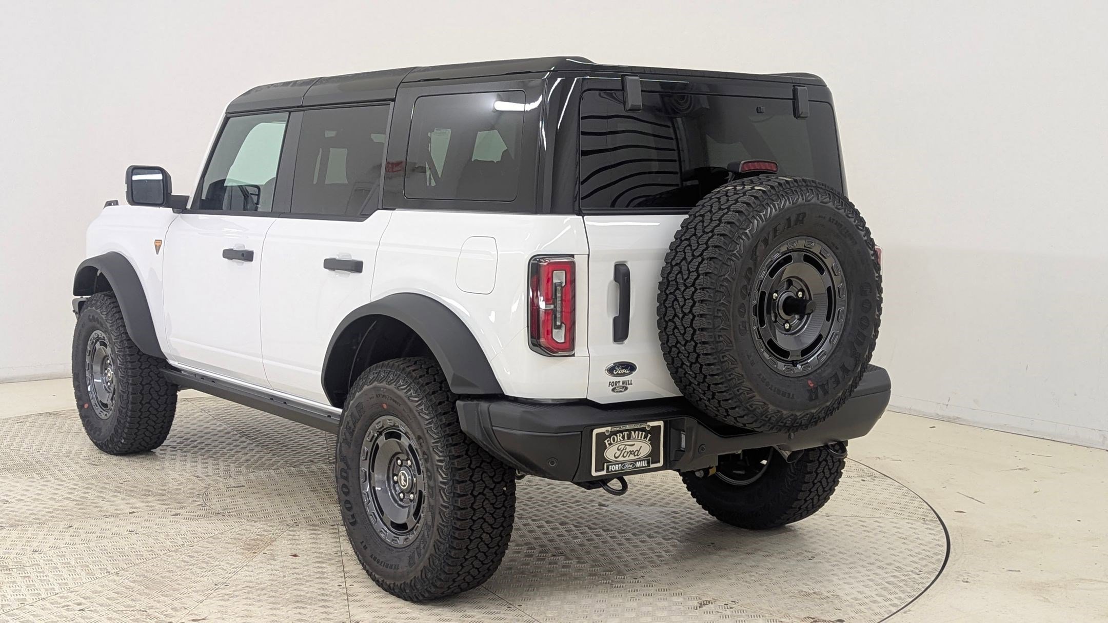 New 2025 Ford Bronco Badlands image 3