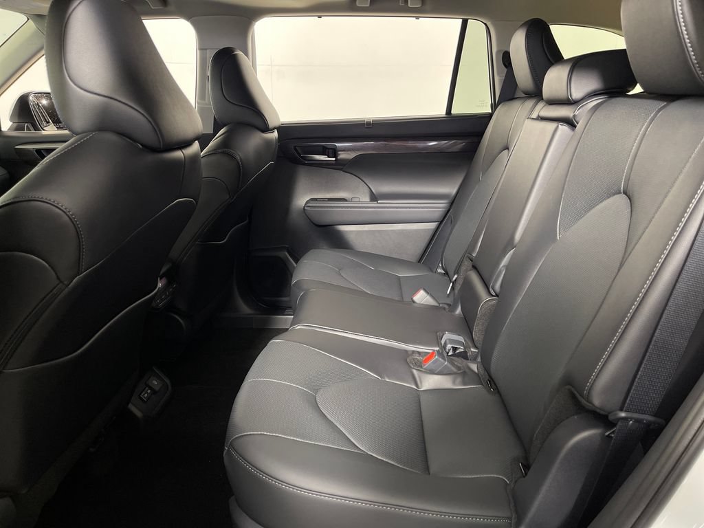 New 2026 Toyota Highlander Limited AWD/4WD image 13