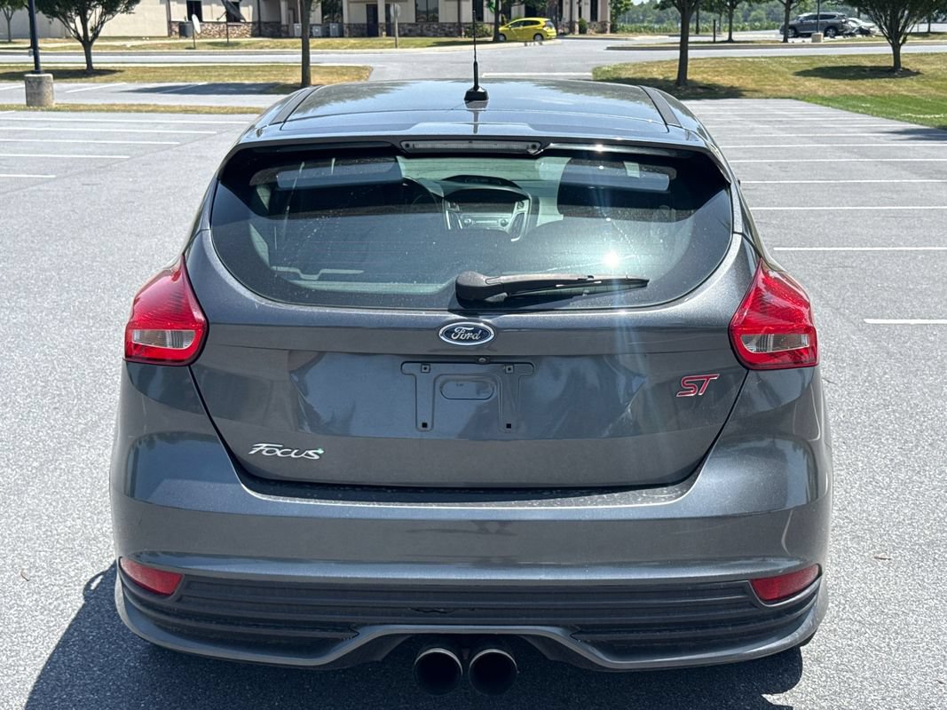 Used 2018 Ford Focus ST FWD image 6