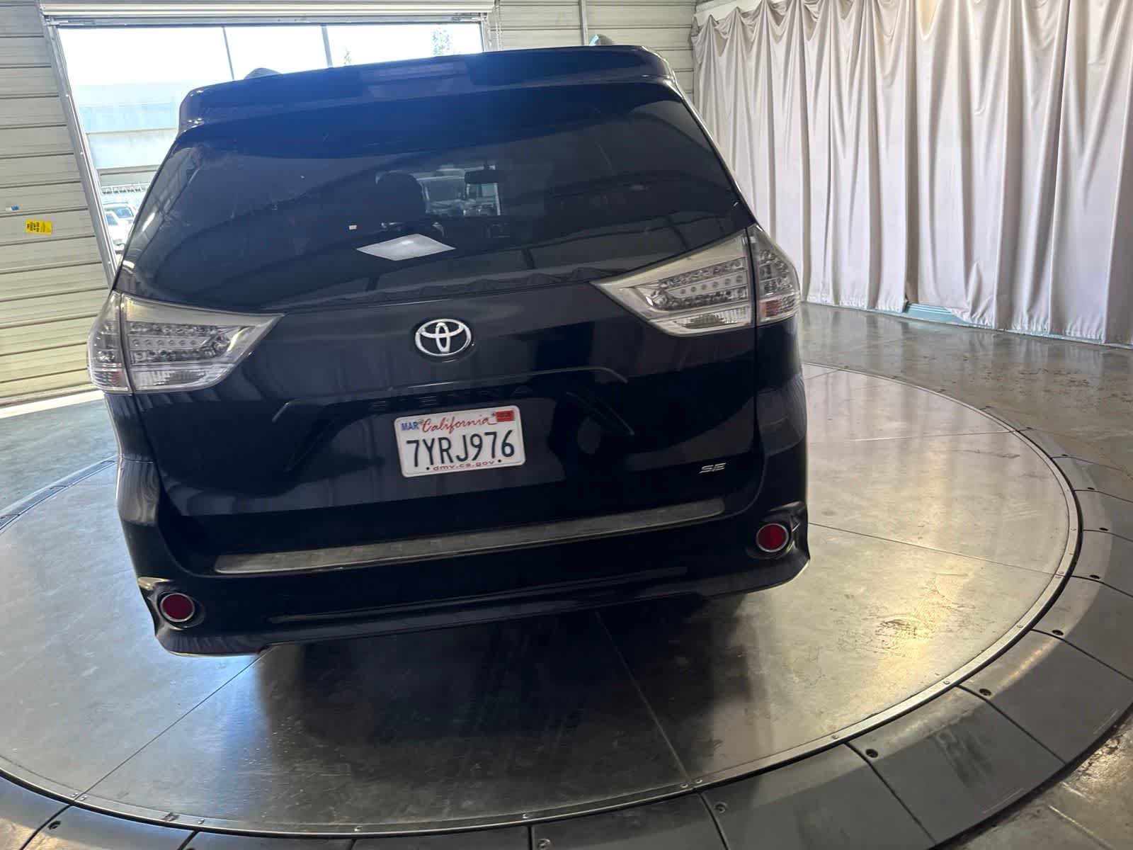 Used 2015 Toyota Sienna SE FWD image 6