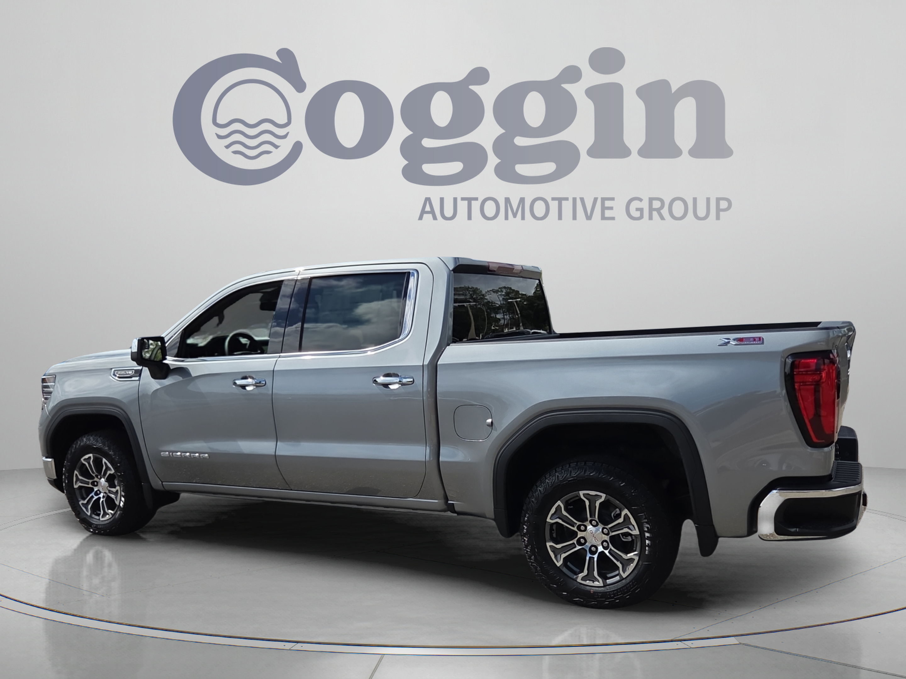 New 2026 GMC Sierra 1500 SLT w/ X31 Off-Road Package AWD/4WD image 3