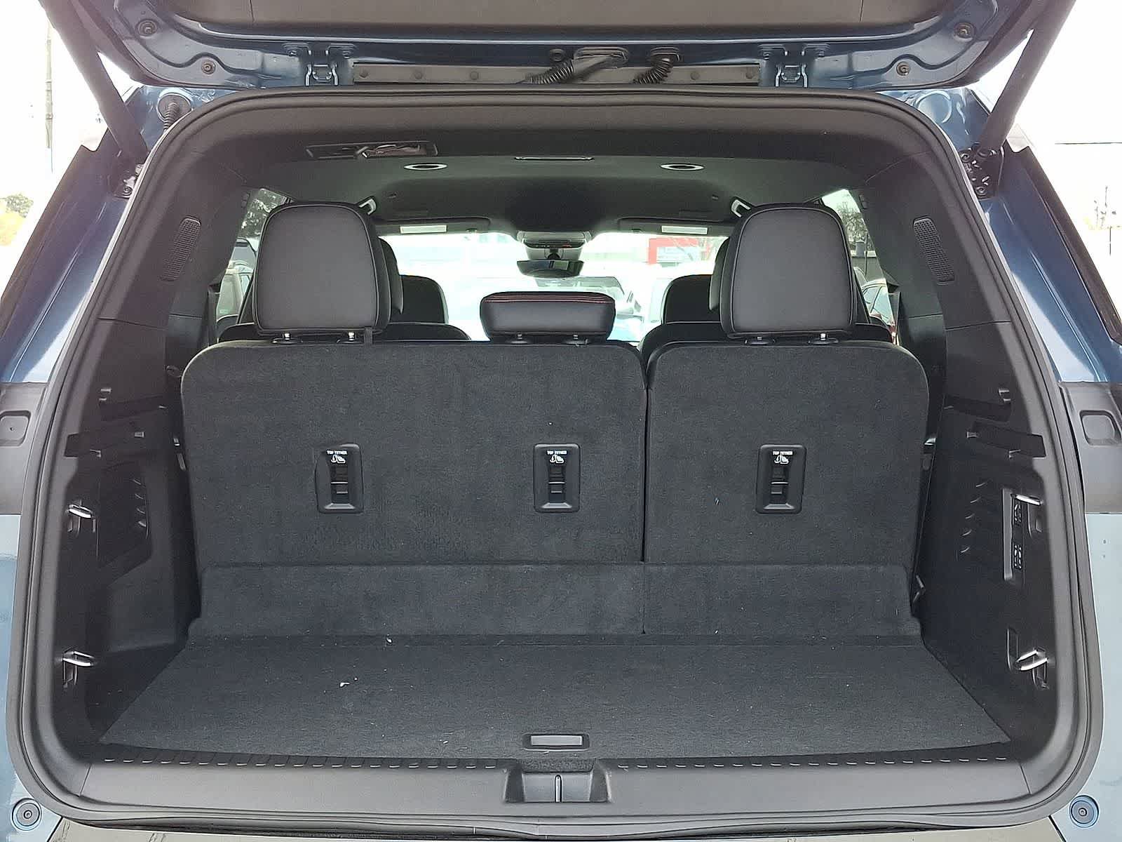 Used 2026 Chevrolet Traverse RS image 32