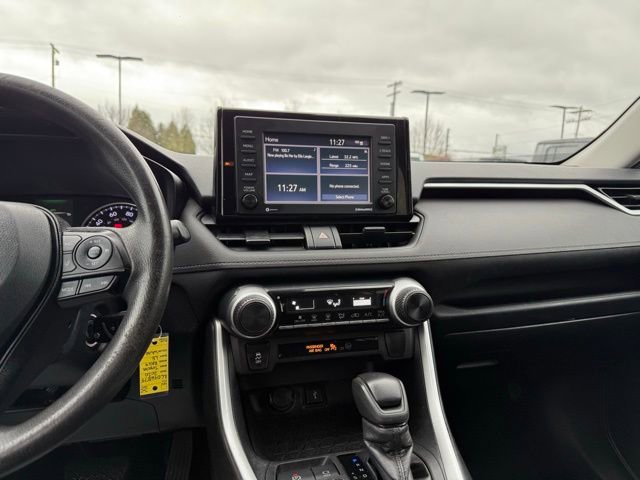 Used 2020 Toyota RAV4 LE FWD image 19