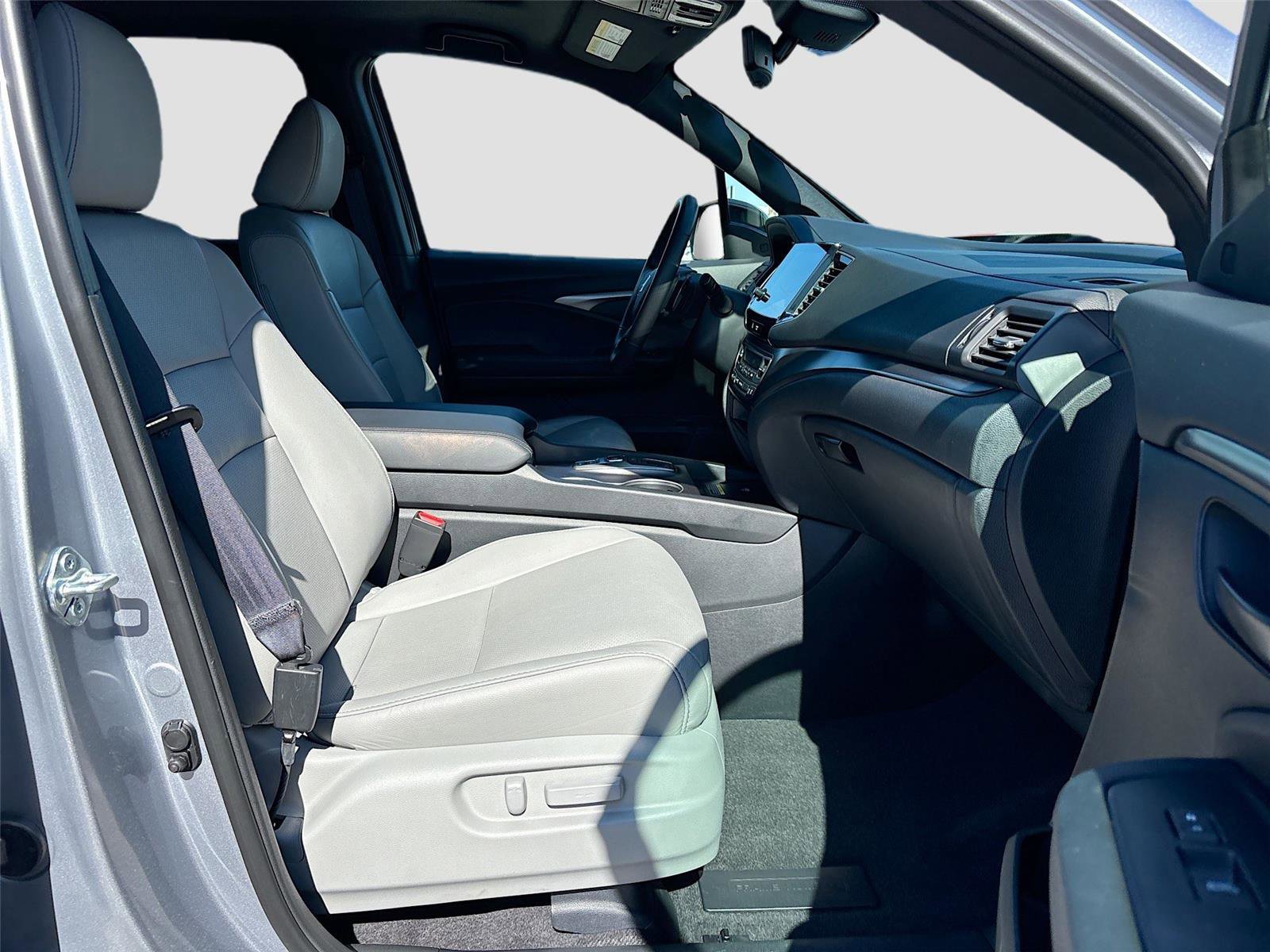 Certified 2025 Honda Passport EX-L image 33