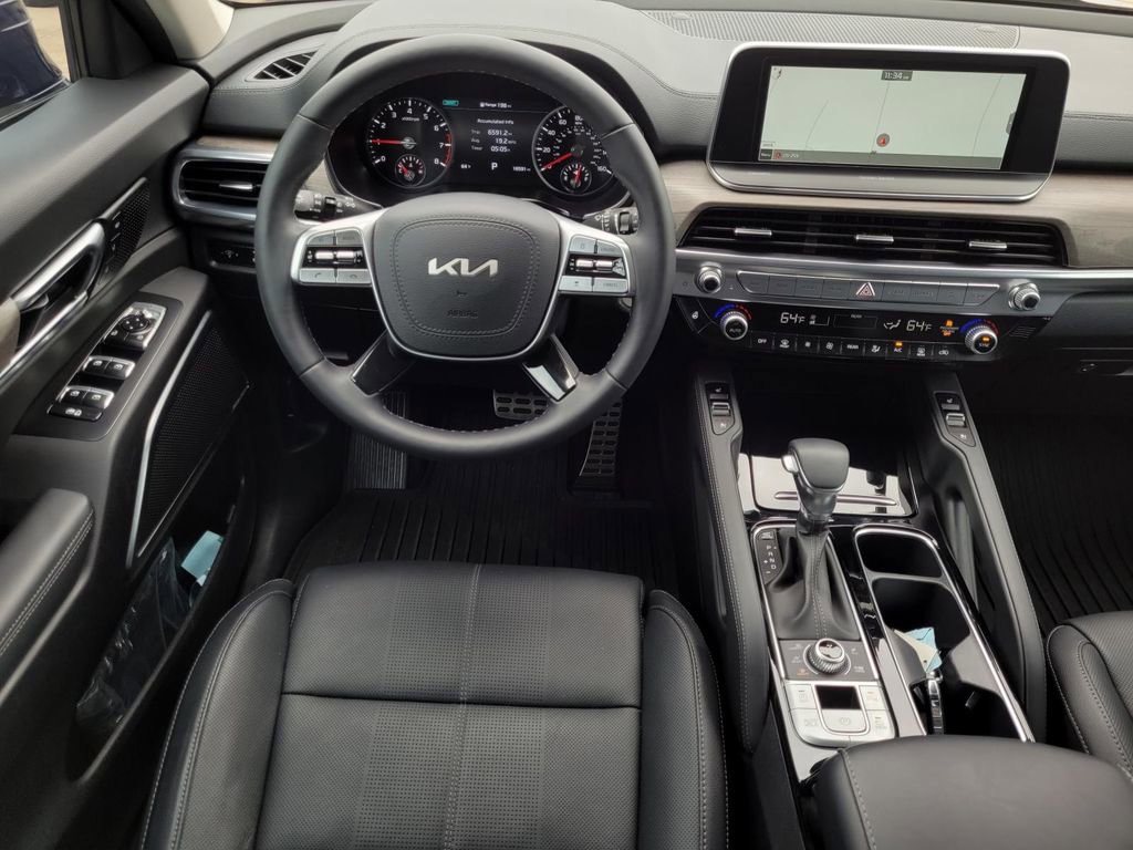 Used 2022 Kia Telluride SX w/ Nightfall Edition Package image 16
