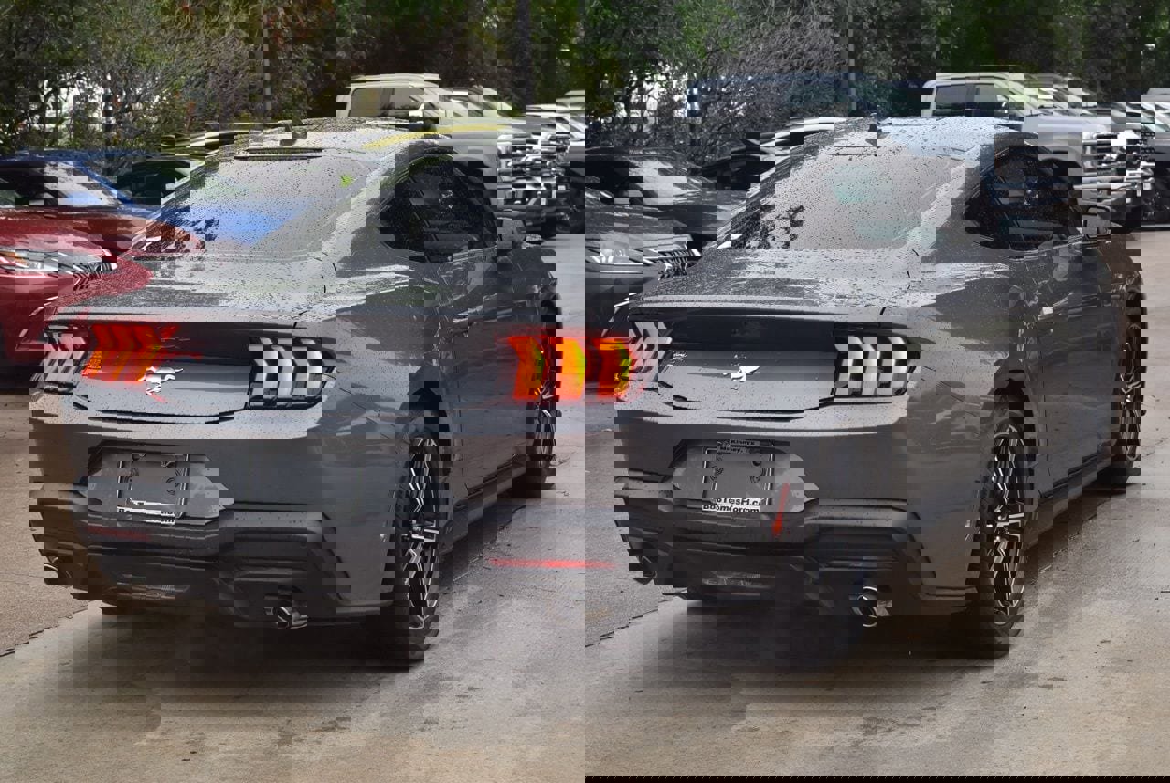 Certified 2024 Ford Mustang Coupe RWD image 8