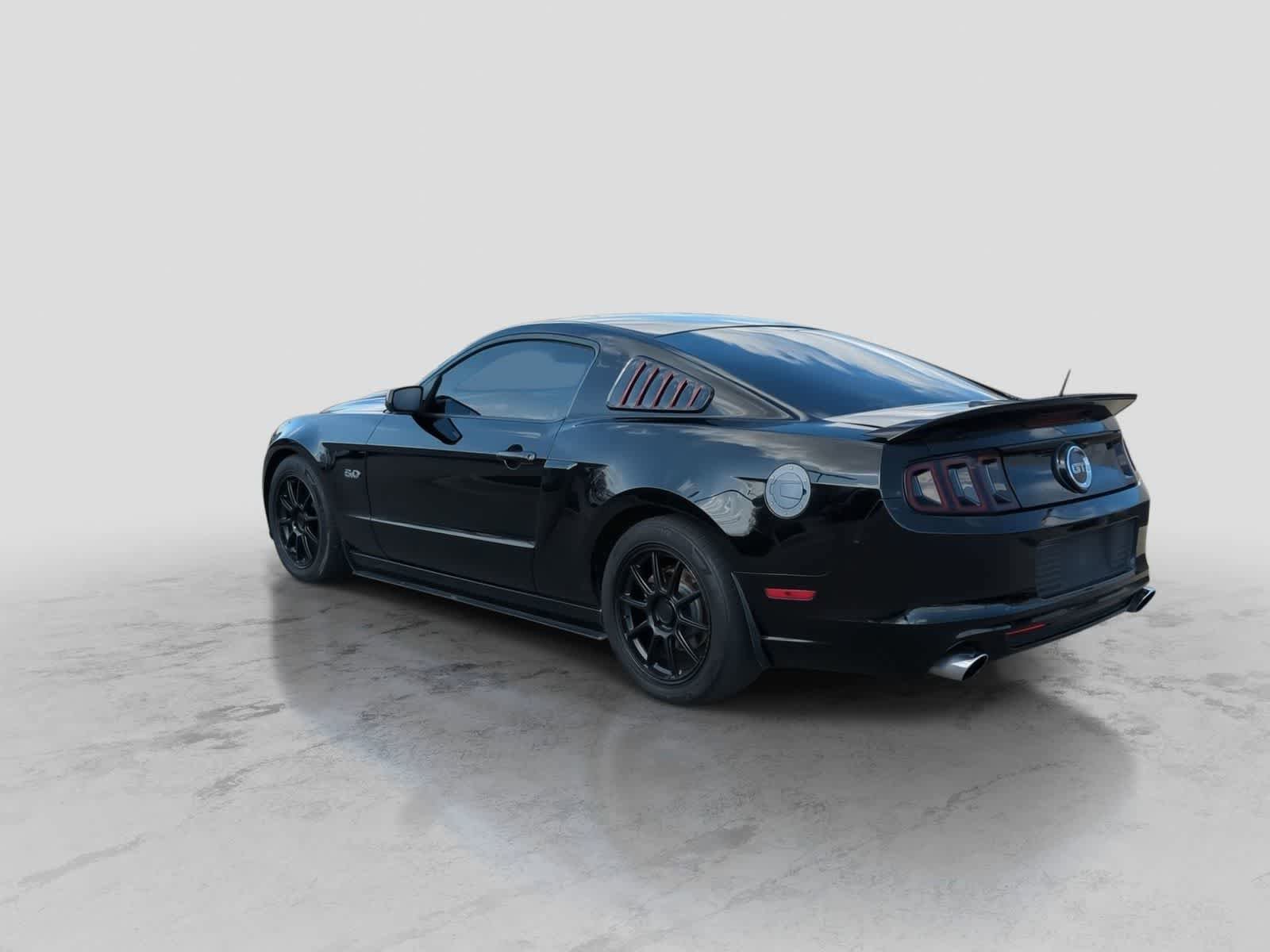 Used 2013 Ford Mustang GT Premium w/ Comfort Pkg RWD image 6