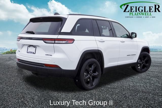 Used 2023 Jeep Grand Cherokee Limited w/ Luxury Tech Group II image 3