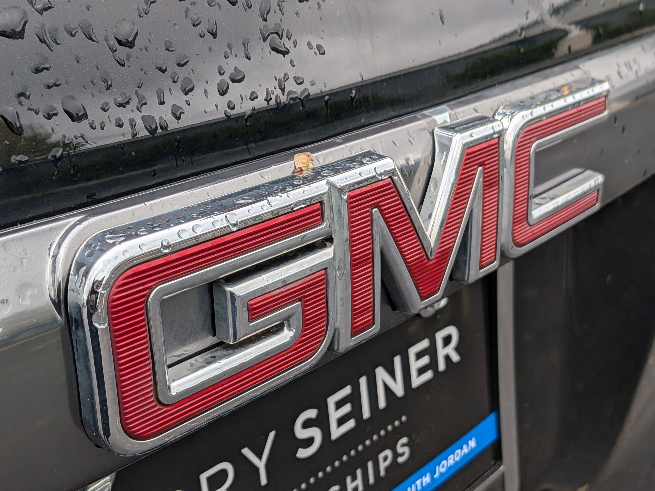 Used 2019 GMC Acadia SLE w/ LPO, Black Accent Package image 12