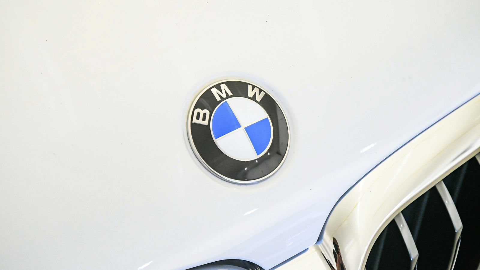 Used 2023 BMW 530i w/ Convenience Package RWD image 8