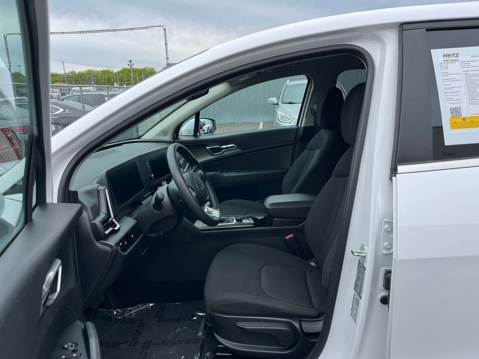 Used 2025 Kia Sportage LX FWD image 26