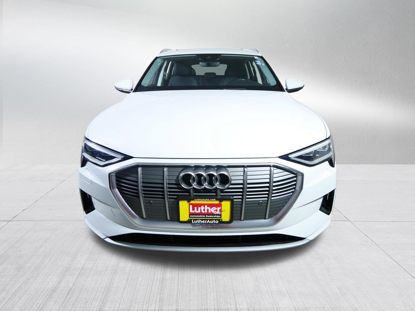 Used 2021 Audi e-tron Premium w/ Towing Package image 2