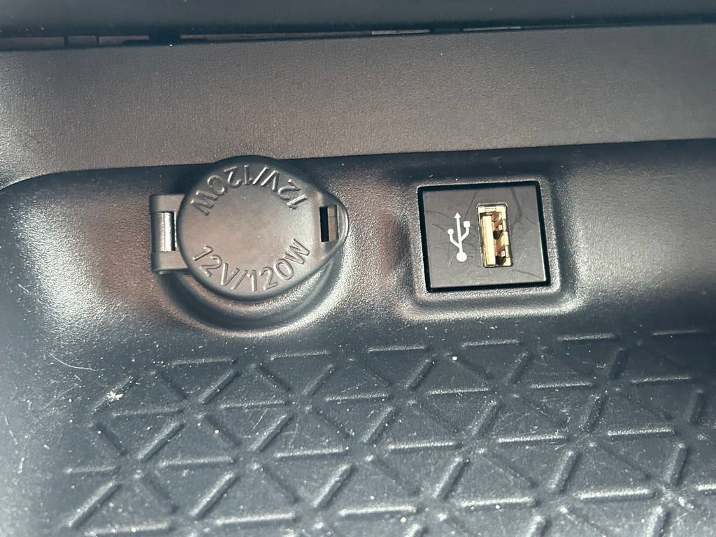 Used 2025 Toyota RAV4 XLE FWD image 27