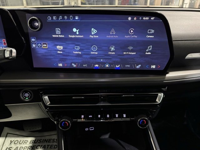 Used 2025 Chevrolet Traverse LT image 23