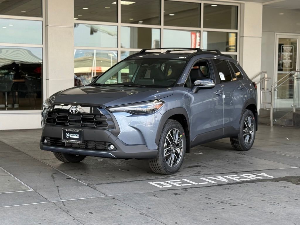 Used 2026 Toyota Corolla Cross XLE image 2