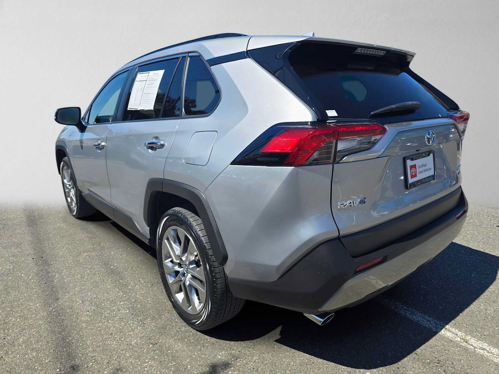 Certified 2022 Toyota RAV4 Limited AWD/4WD image 5
