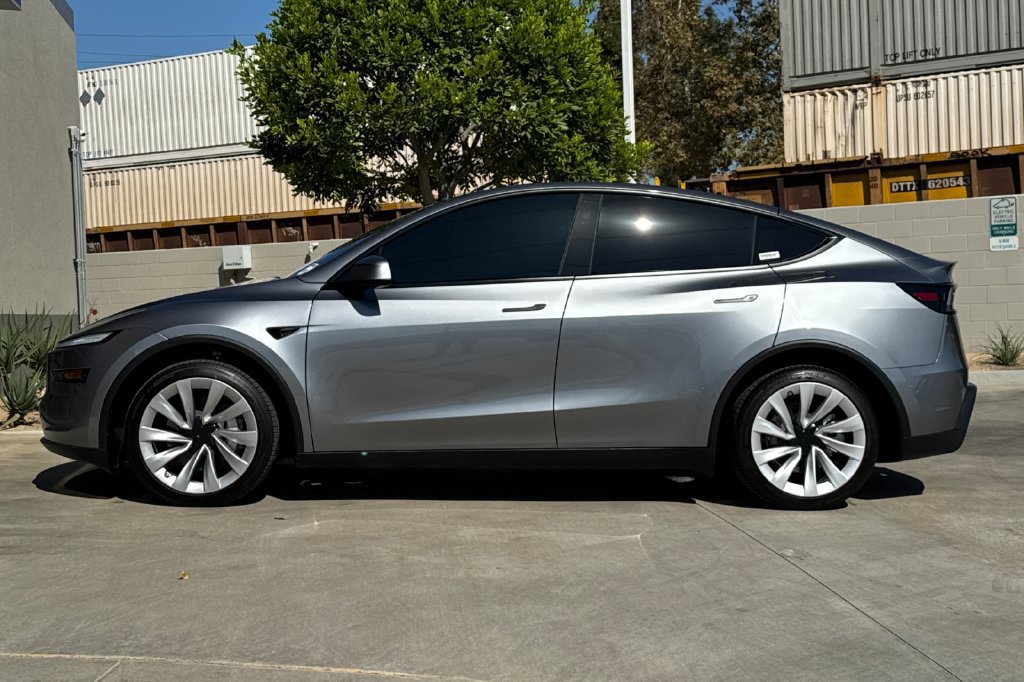 Used 2026 Tesla Model Y Long Range AWD/4WD image 9