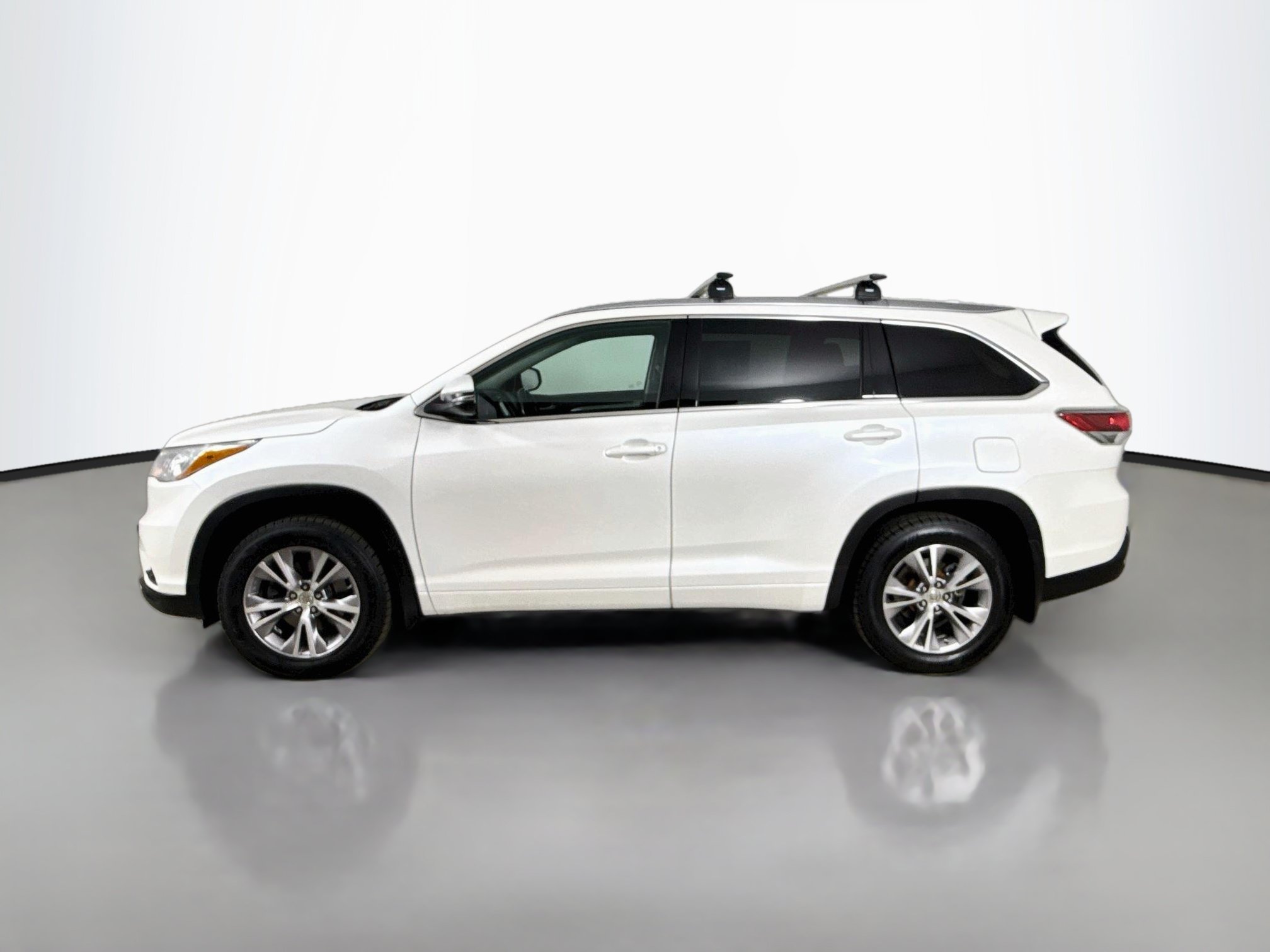 Used 2015 Toyota Highlander XLE AWD/4WD image 4