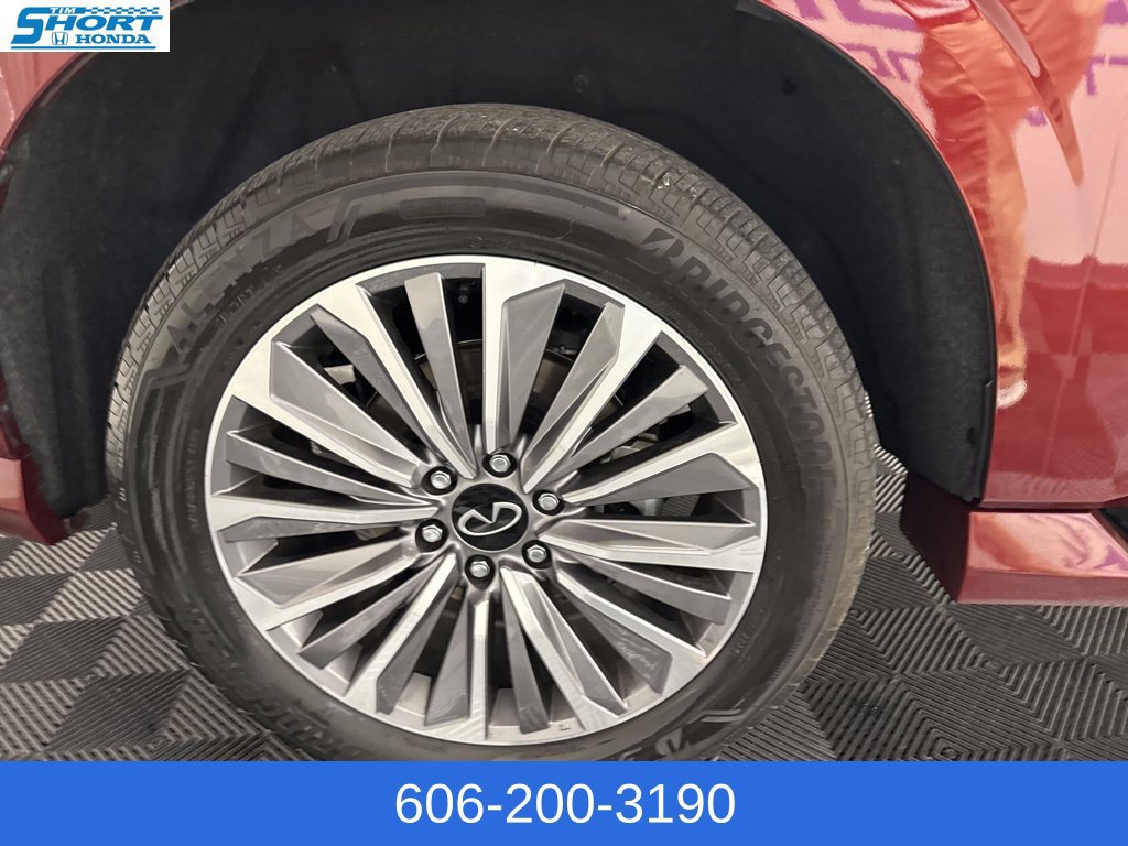Used 2025 INFINITI QX80 Sensory AWD/4WD image 5