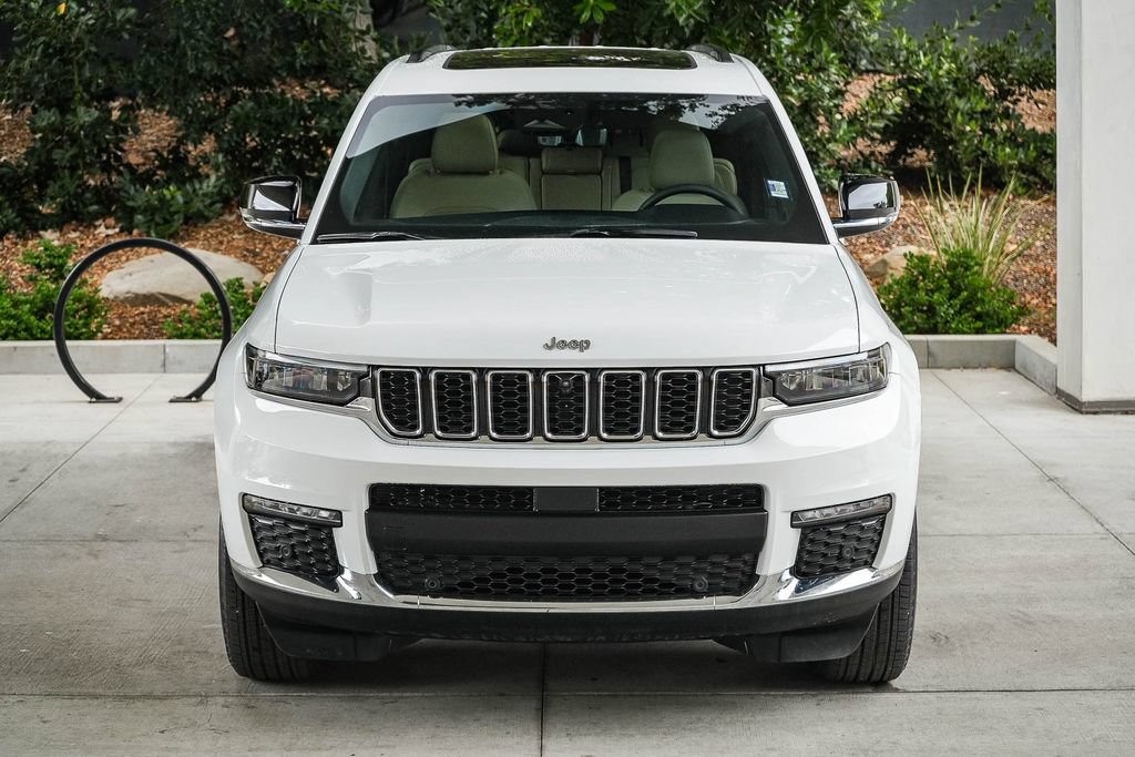 Used 2023 Jeep Grand Cherokee L Limited w/ Luxury Tech Group II AWD/4WD image 2