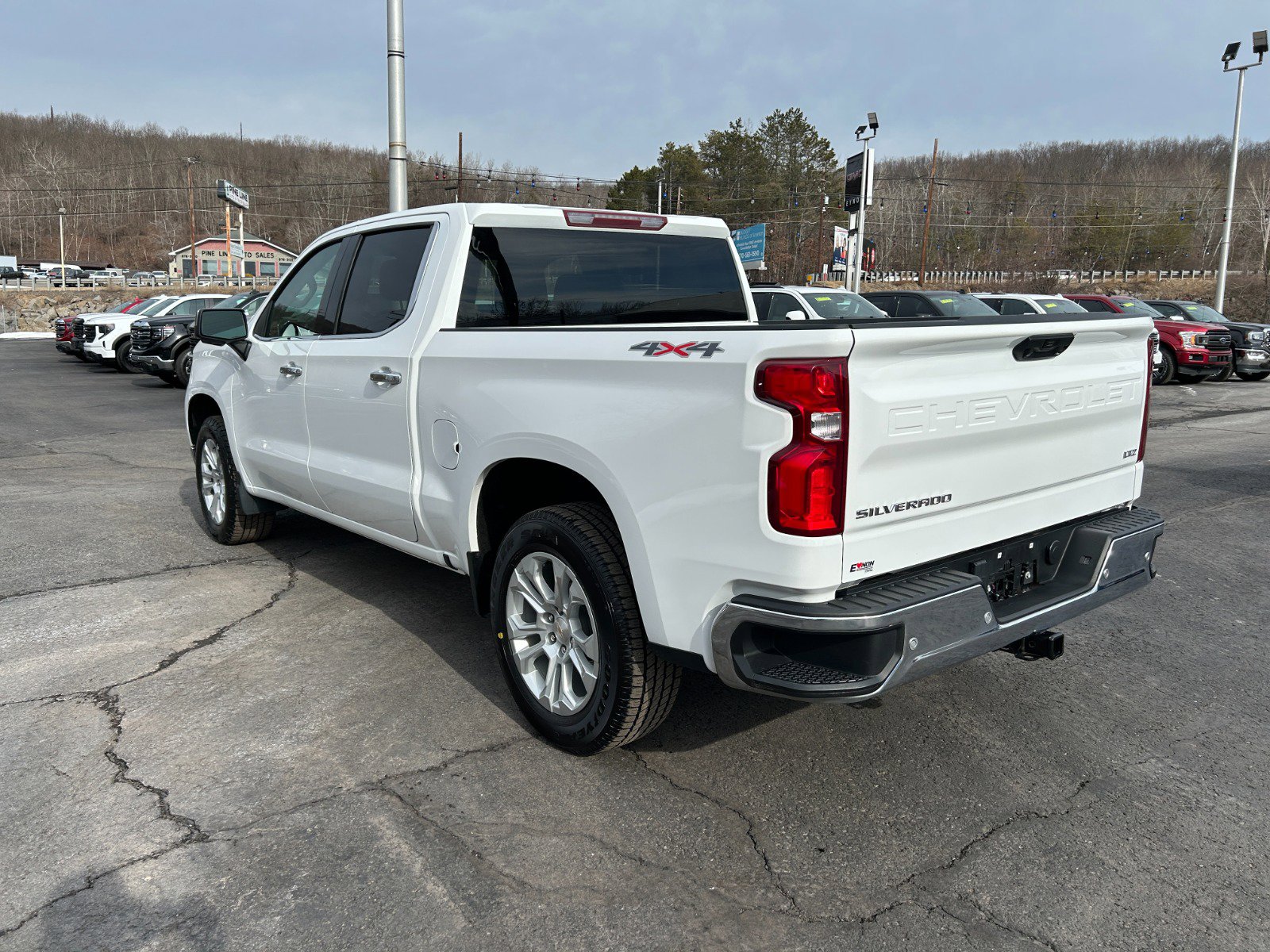 Used 2023 Chevrolet Silverado 1500 LTZ image 3
