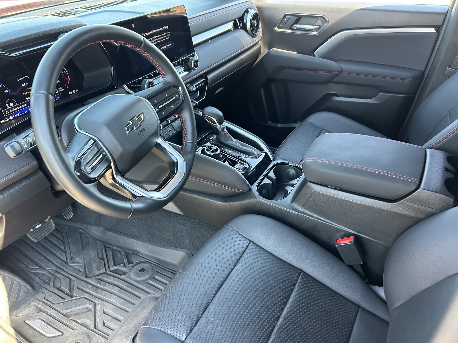 Used 2024 Chevrolet Colorado Z71 w/ Z71 Convenience Package 2 AWD/4WD image 26
