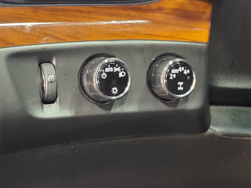 Used 2019 Cadillac Escalade Luxury AWD/4WD image 9