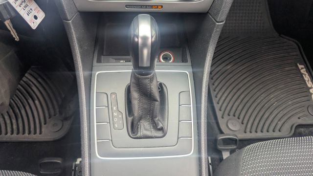 Used 2017 Volkswagen Passat 1.8T S image 35