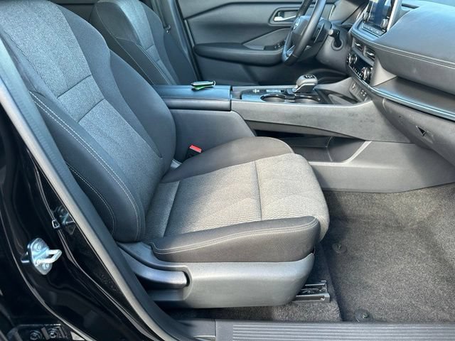 Used 2025 Nissan Rogue SV FWD image 22