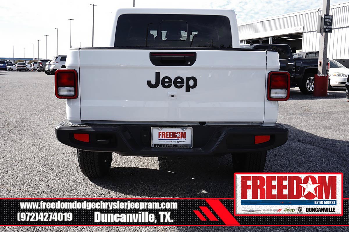 New 2026 Jeep Gladiator Sport AWD/4WD image 4