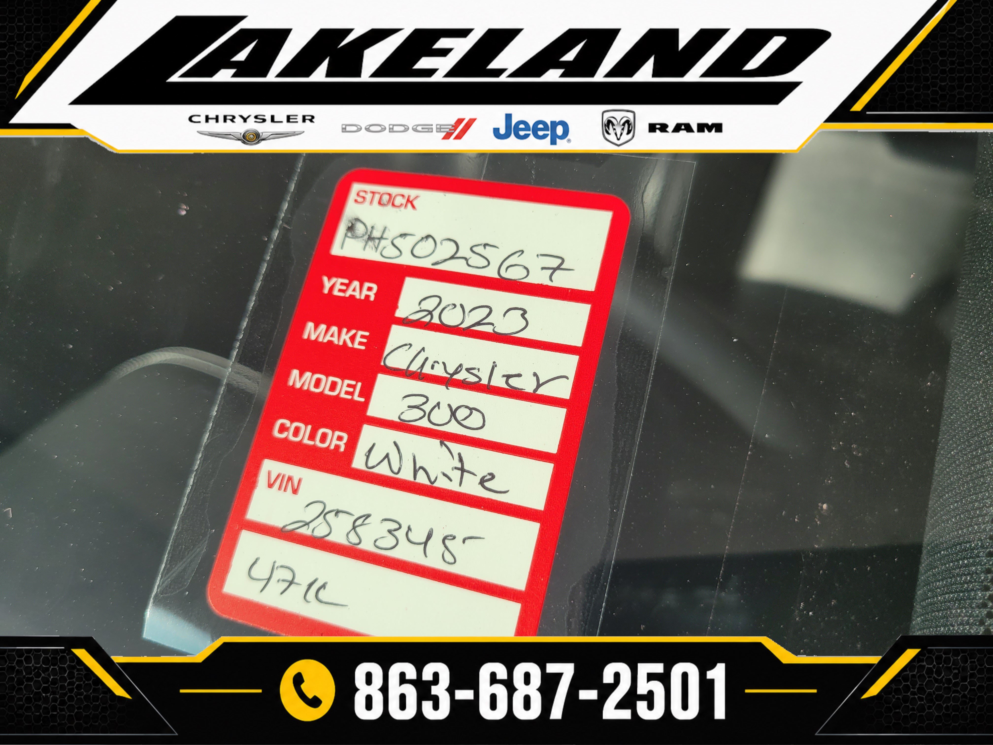 Used 2023 Chrysler 300 C RWD image 10