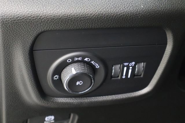 Used 2023 Jeep Grand Cherokee L Overland w/ Luxury Tech Group IV image 25