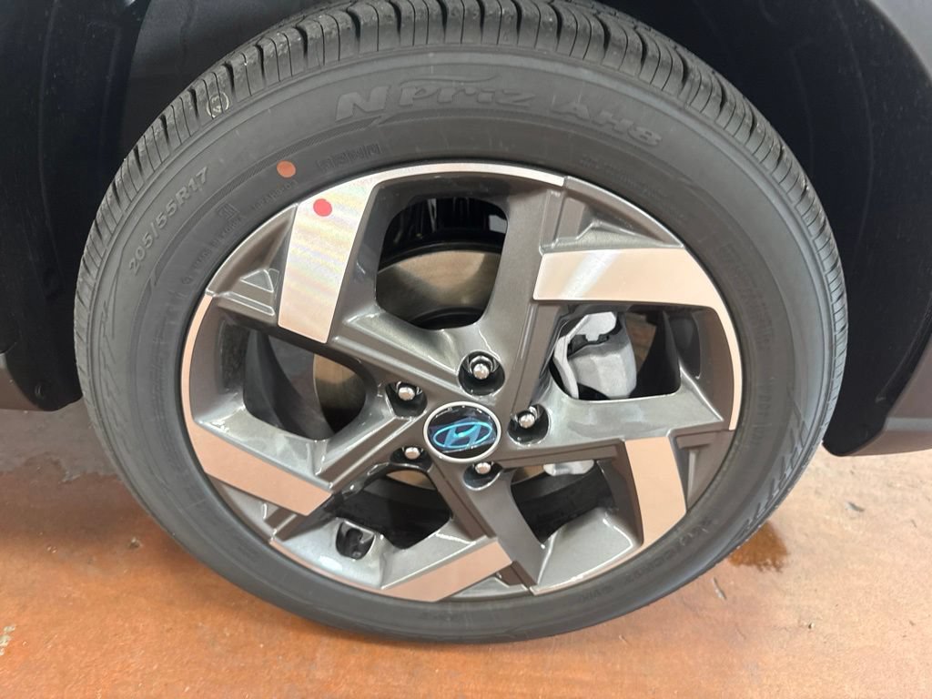 New 2026 Hyundai Venue SEL FWD image 11