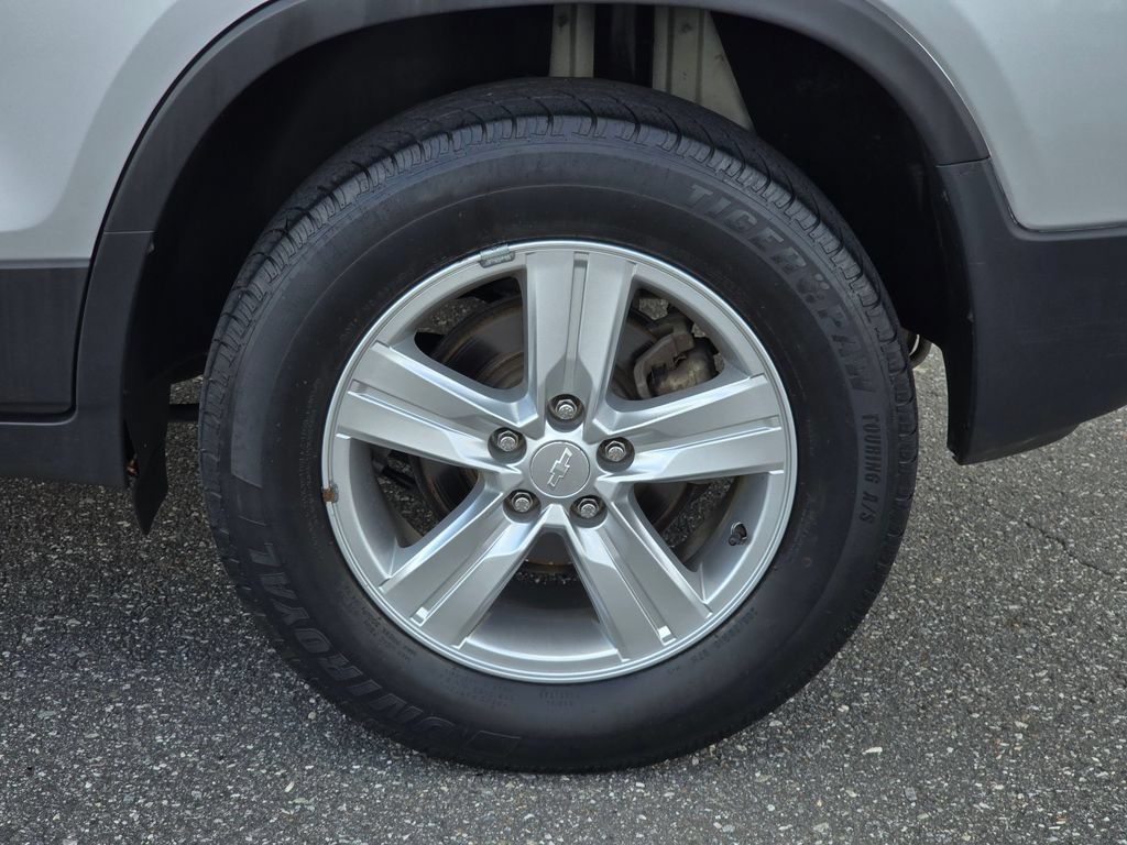 Certified 2020 Chevrolet Trax LS w/ Tint and Cruise Package AWD/4WD image 23