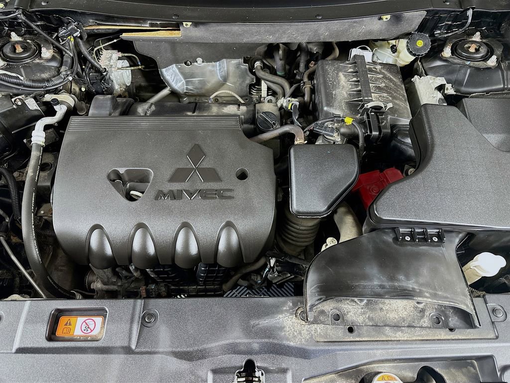 Used 2018 Mitsubishi Outlander ES image 33