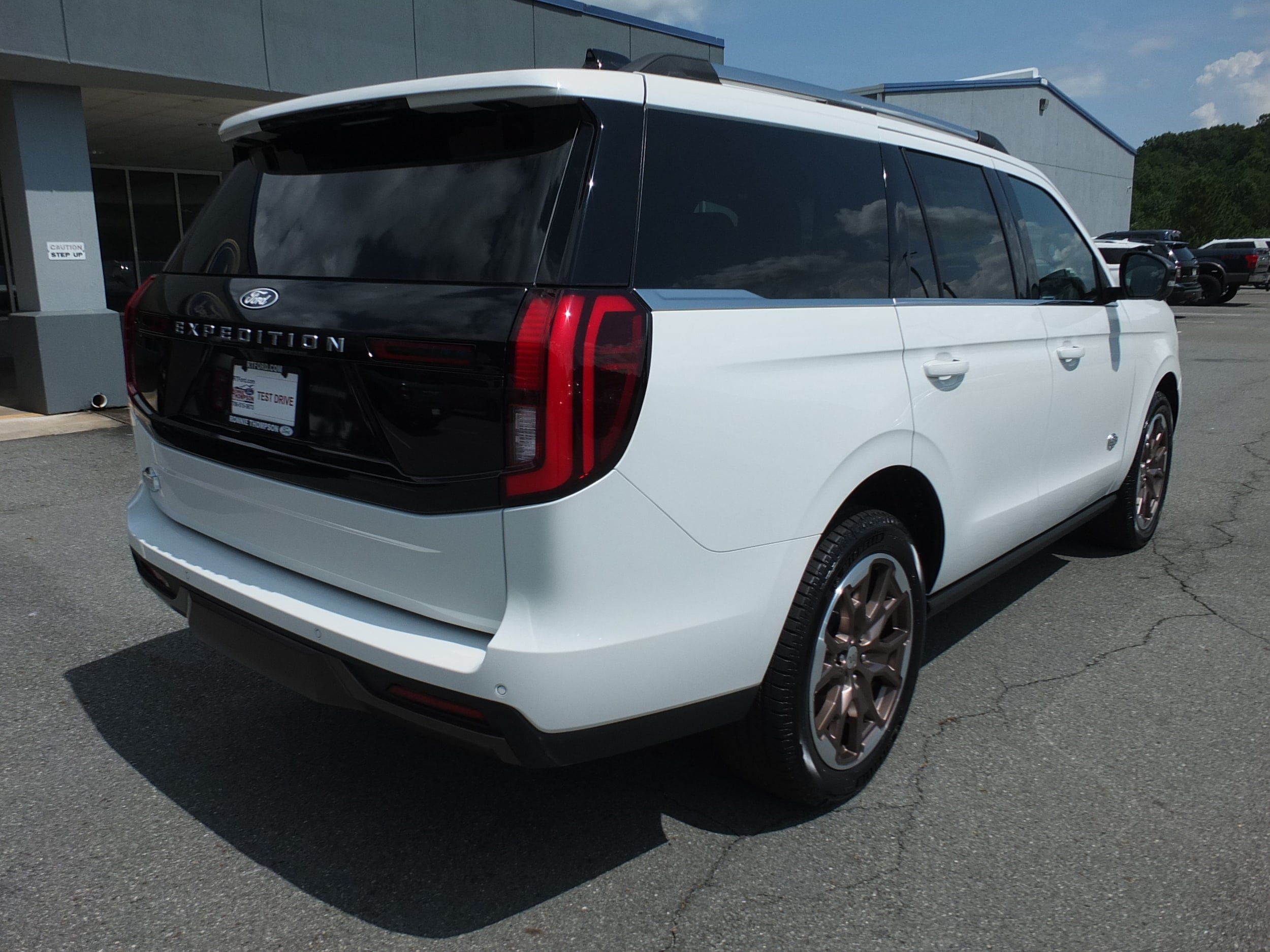 New 2027 Ford Expedition King Ranch AWD/4WD image 3