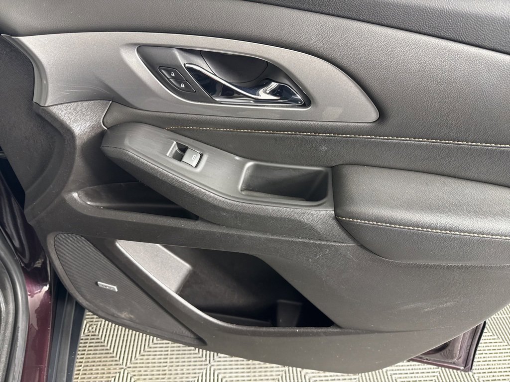 Used 2018 Chevrolet Traverse LT image 36