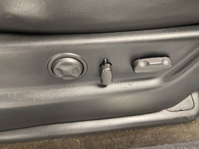 Used 2008 GMC Yukon Denali image 25