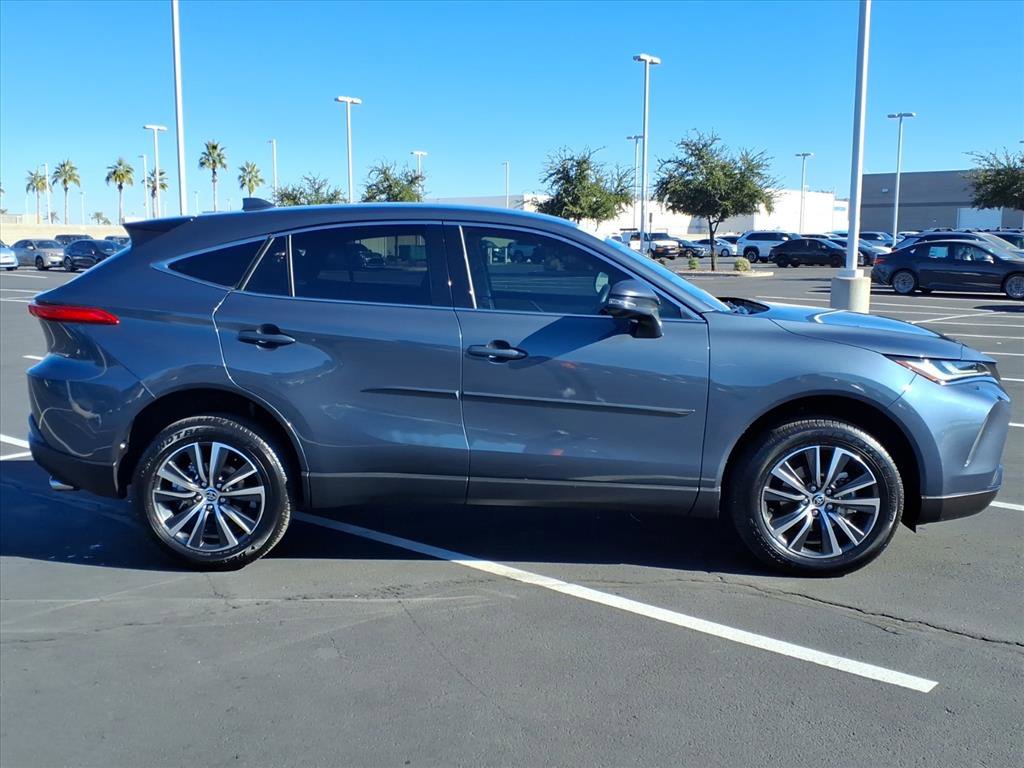 Certified 2023 Toyota Venza LE image 3