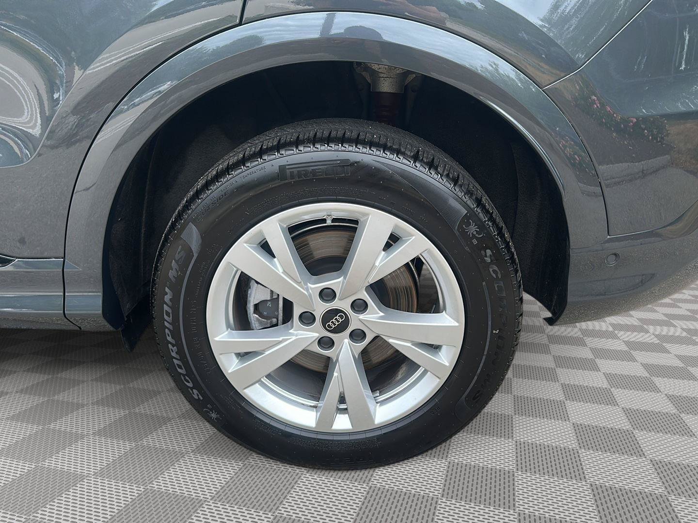 Used 2025 Audi Q5 Premium w/ Convenience Package AWD/4WD image 10