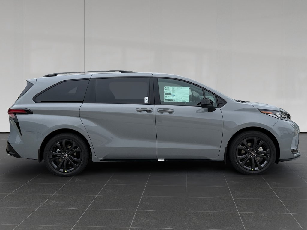 New 2026 Toyota Sienna XSE FWD image 7