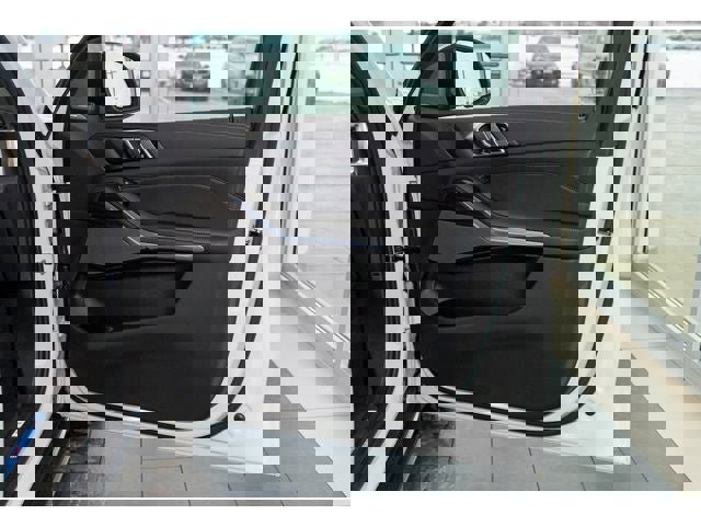 New 2026 BMW X5 xDrive50e w/ Premium Package image 60