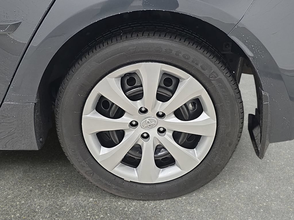 Used 2025 Toyota Corolla LE FWD image 30