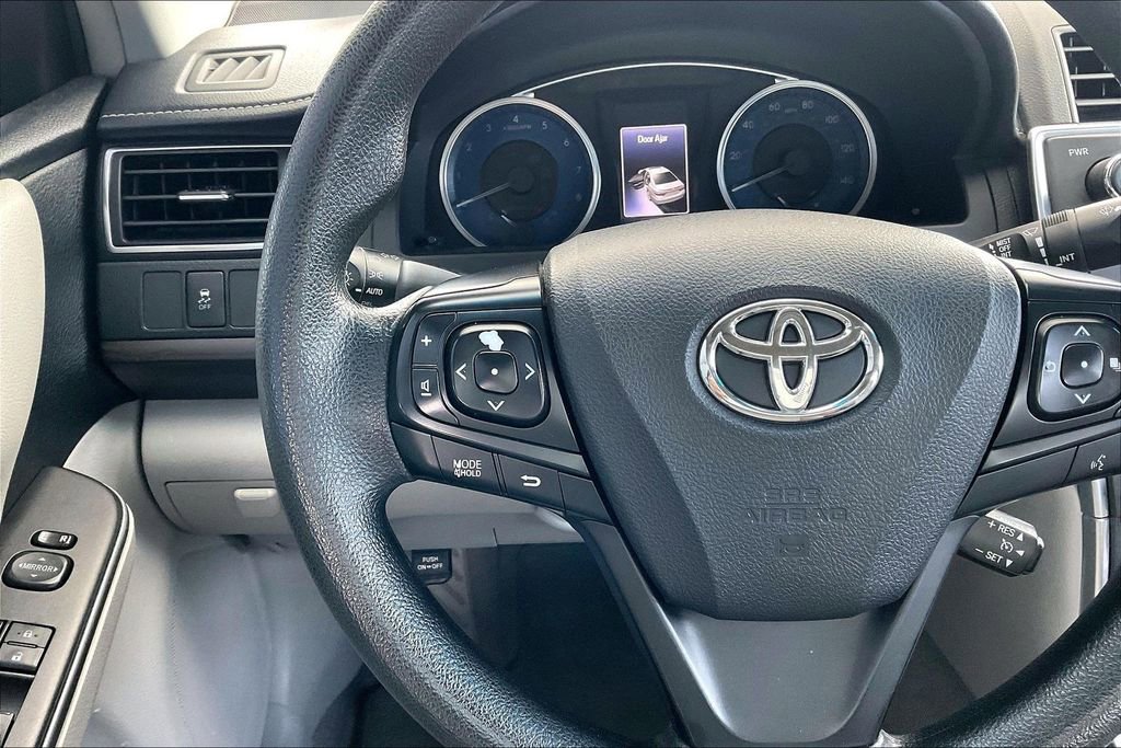 Used 2016 Toyota Camry LE FWD image 20