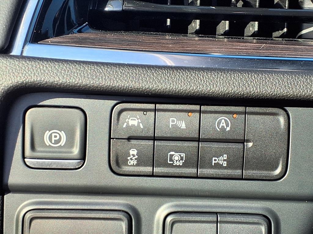 Used 2025 Chevrolet Tahoe LT image 10